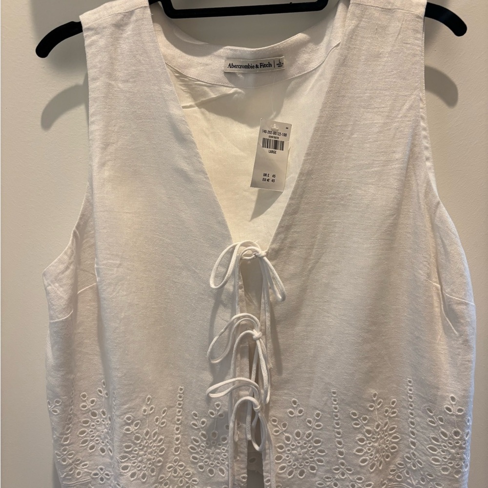 Abercrombie & Fitch white Eyelet tie front top